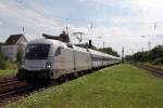 ES 64 U2 - 101 (Hupac, angemietet von CTL) mit einem Zementzug in Merseburg (04.08.2007)