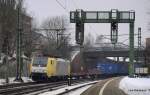 ES 64 F4-205 der CTL-Logistik durchfhrt am 23.01.10 mit einem Containerzug aus dem Hamburger Hafen Hamburg-Harburg Richtung Maschen Rbf.