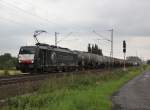 189 209 (ES 64 F4-209) mit Kesselwagenzug in Fahrtrichtung Norden.