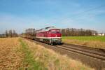 DB Bahnbau Gruppe 232 550-4 mit Flachwagen bei Bruchköbel (Main Kinzig Kreis) am 13.02.22