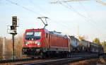 DB Cargo Deutschland AG mit  187 121  [NVR-Number: 91 80 6187 121-9 D-DB] und einigen Güterwagen am 14.02.19 Berlin-Wuhlheide.