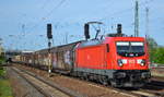 DB Cargo Deutschland AG mit  187 137  [NVR-Nummer: 91 80 6187 137-5 D-DB] und Ganzzug Schiebewandwagen am 30.04.19 Bf.