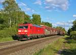 DB Cargo 185 020-5 mit einen Güterzug am 12.05.19 bei Hanau West