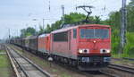 DB Cargo Deutschland AG  mit der Rpool  155 201-7 [NVR-Nummer: 91 80 6155 201-7 D-Rpool] hat   189 002-9  [NVR-Number: 91 80 6189 002-9 D-DB] und einen Ganzzug Schiebewandwagen am Haken am 22.05.19