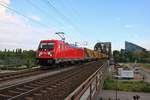 DB Cargo Bombardier Traxx 187 176-3 mit Gartner KLV am 25.05.19 in Frankfurt am Main auf der Deutscherrnbrücke von einen Steg aus fotografiert