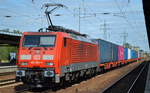 DB Cargo AG [D] mit  189 003-7  [NVR-Nummer: 91 80 6189 003-7 D-DB] und Containerzug am 04.09.19 Bahnhof Flughafen Berlin Schönefeld.