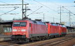 DB Cargo AG [D] mit einem Lokzug, vorne dran  152 018-8  [NVR-Nummer: 91 80 6152 018-8 D-DB] mit  185 297-9  [NVR-Nummer: 91 80 6185 297-9 D-DB] +  152 123-6  [NVR-Nummer: 91 80 6152 123-6 D-DB] am