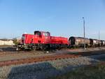 DB Cargo 261 093-9 Voith Gravita 10 BB (9280 1261 093-9 D-DB) durchfährt am Morgen des 17.4.2020 den Hbf Gera mit einem Kesselwagenzug in südlicher Richtung