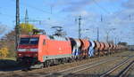 DB Cargo AG [D] mit  152 001-4  [NVR-Nummer: 91 80 6152 001-4 D-DB) und Schotterzug am 05.11.20 Bf.