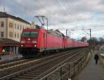 DB Cargo Bombardier Traxx 185 282-1 mit noch mehr 185er, 145er und 187er in Rüdesheim am 09.01.21 