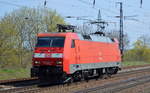 DB Cargo AG [D] mit  152 047-7  [NVR-Nummer: 91 80 6152 047-7 D-DB] am 20.04.21 Durchfahrt Bf.