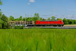 187 084 mit einem gemischten Güterzug bei Uffenheim Richtung Ansbach, 16.05.2020