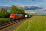 152 026 mit KT 50020 (Landshut Hbf - Hannover Linden) bei Postbauer-Heng, 27.05.2020  