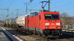 DB Cargo AG [D] mit  185 353-0  [NVR-Nummer: 91 80 6185 353-0 D-DB] und gemischten Kesselwagen Richtung Rbf.