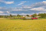 232 703 mit einem Militärzug bei Eschldorf Richtung Weiden, 10.07.2020  