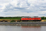 232 618 DB Cargo mit einem leeren Militärzug bei Eschldorf Richtung Hof, 12.07.2020