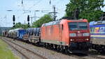 DB Cargo AG [D] mit  185 071-8  [NVR-Nummer: 91 80 6185 071-8 D-DB] und gemischtem Güterzug am 19.05.22 Durchfahrt Bf.