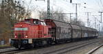 DB Cargo AG (D) mit  298 336-9  [NVR-Nummer: 98 80 3298 336-9 D-DB] und einigen Schiebewandwagen am 30.11.22 Durchfahrt Bahnhof Golm.