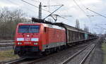 DB Cargo AG [D] mit  189 002-9  [NVR-Nummer: 91 80 6189 002-9 D-DB] und einem gemischtem Güterzug am 27.12.22 Durchfahrt Bahnhof Berlin Hohenschönhausen.