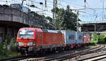 DB Cargo AG [D] mit ihrer  193 374  [NVR-Nummer: 91 80 6193 374-6 D-DB] und einem Containerzug bei der Ausfahrt aus Richtung Hamburger Hafen am 11.07.23 Höhe Bahnhof Hamburg-Harburg.