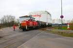 DB Cargo 295 587-1 mit Kesselwagen in Hanau Hafen am 10.03.24