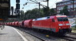 DB Cargo AG, Mainz mit ihrer  152 054-3  [NVR-Nummer: 91 80 6152 054-3 D-DB] und einem Kalizug am 30.07.24 Höhe Bahnhof Hamburg Harburg.