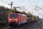 DB Cargo AG, Mainz mit ihrer  189 017-7  [NVR-Nummer: 91 80 6189 017-7 D-DB] und einem schwach ausgelastetem Containerzug am 05.11.24 Höhe Bahnhof Berlin-Hohenschönhausen.