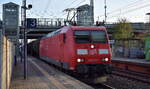 DB Cargo AG, Mainz mit ihrer  185 017-1  [NVR-Nummer: 91 80 6185 017-1 D-DB] und einem Kesselwagenzug (leer) Richtung Stendell am 05.11.24 Durchfahrt Bahnhof Berlin Hohenschönhausen.