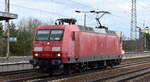 DB Cargo AG, Mainz [D] mit ihrer  145 056-8  [NVR-Nummer: 91 80 6145 056-8 D-DB], ob aktuell vermietet ist mir unbekannt? am 18.12.24 Höhe Bahnhof Schönefeld b.