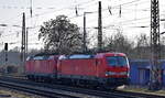 DB Cargo AG, Mainz [D] mit der Doppeltraktion   193 036  [NVR-Nummer: 91 80 6193 036-1 D-DB] +   193 381  [NVR-Nummer: 91 80 6193 381-1 D-DB] hat den Erzzug aus Hamburg nach Ziltendorf EKO gebracht und fährt nun zur Abstellgruppe am Bahnhof Frankfurt (Oder), 10.02.25