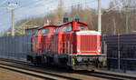 DB Fahrwegdienste GmbH, Frankfurt (Main) mit  212 310-7  [NVR-Nummer: 92 80 1212 310-7 D-DB] und davor  212 036-8  [NVR-Nummer: 92 80 1212 036-8 D-DB]  am 27.01.21 Berlin Blankenburg.