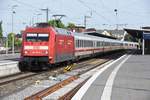 RHEINE (Kreis Steinfurt), 27.04.2018, 101 105-5 mit IC 141 nach Berlin mit wenigen Minuten Verspätung bei der Einfahrt in den Bahnhof Rheine