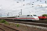 DB Fernverkehr ICE1 401 009-6 am 16.06.18 in Koblenz Lützel von einen Gehweg aus fotografiert