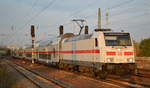 DB Fernverkehr AG mit 146 554-1  [NVR-Number: 91 80 6146 554-1 D-DB] und IC Doppelstockwagengarnitur + Steuerwagen am 09.10.18 Durchfahrt Bf.