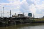 DB Fernverkehr 101 112-1 am 18.07.19 auf der Eisenbahnbrücke in Hamburg in der nähe des Hauptbahnhofes 