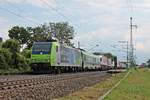 Durchfahrt am Nachmittag des 25.05.2019 von Re 485 011 mit ihrer RoLa (Novara Boschetto - Freiburg (Brsg) Rbf) durch den Haltepunkt von Auggen in Richtung Zielbahnhof, welcher nur noch wenige