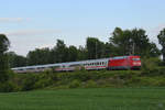 Die Elektrolokomotive 101 078-4 zog Anfang Mai 2020 einen Intercity durch Bochum-Wattenscheid.