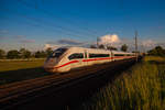 Eine recht dreckige 412 macht sich am Abend auf den Weg zu ihrer Endstation Berlin Hbf    Ort: Ludwigsfelde  Datum: 02.06.2020  Zeit: 20:11    Zugnummer: ICE 704  Richtung: Berlin hbf  Linie: ICE 18