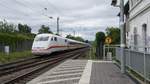 Eine Baureihe 401 (ICE 1) als ICE 74 nach Kiel Hbf durchfährt Karlsruhe-Hagsfeld am 5.