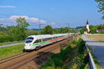 411 028  Reutlingen  als ICE 22 (Wien Hbf - Frankfurt (Main) Hbf) bei Hausbach, 21.07.2020