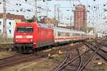 101 103  PEP  mit dem IC 2310 nach Hamburg-Harburg in Köln Hbf am 14.03.2024.