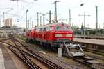 DB Fernverkehr 218 812-6 und 218 xxx am 10.07.24 in Stuttgart Hbf (Oben)