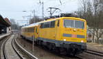 DB NETZ AG mit  111 059-2  (NVR:  91 80 6111 059-2 D-DB ) und Fahrwegmesszug der DB Netz Instandhaltung mit Steuerwagen  721 201  am 26.02.21 Berlin Buch.