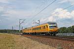 Nachschuss auf den Steuerwagen 60 003-4 von DB Netz, als dieser am späten Nachmittag des 03.06.2020 als Fahrwegmesszug von der 218 471-1 nördlich von Waghäusel über die KBS 700