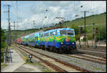 Die DB Gebrauchtzug 111 074  Hilde  überführte am 22.05.2024 fünf Doppelstockwaggons als Lr-D 73008 von Düsseldorf-Abstellbahnhof nach Nürnberg Hbf, hier bei der Durchfahrt in