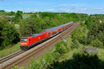 146 240 als RE 4860 (München Hbf - Nürnberg Hbf) bei Laaber, 21.05.2020