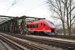 DB Regio PESA Link 633 004 am 02.02.19 auf der Main Neckar Brücke in Frankfurt am Main von einen Gehweg aus fotografiert