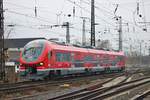 DB Regio PESA Link 633 004 am 02.02.19 in Frankfurt am Main von einen Gehweg aus fotografiert per Telezoom