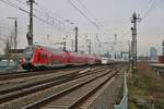 DB Regio Bombardier Twindexx 446 028 am 06.01.20 in Frankfurt am Main von einen Gehweg aus fotografiert