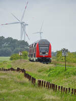 Den von 245 004 geschobenen Regionalexpress RE6 habe ich hier Anfang Juni 2024 auf dem Weg nach Niebüll abgelichtet.